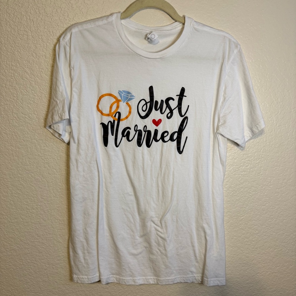 Honeymoon Bride Groom White Just Married Graphic T-Shirt